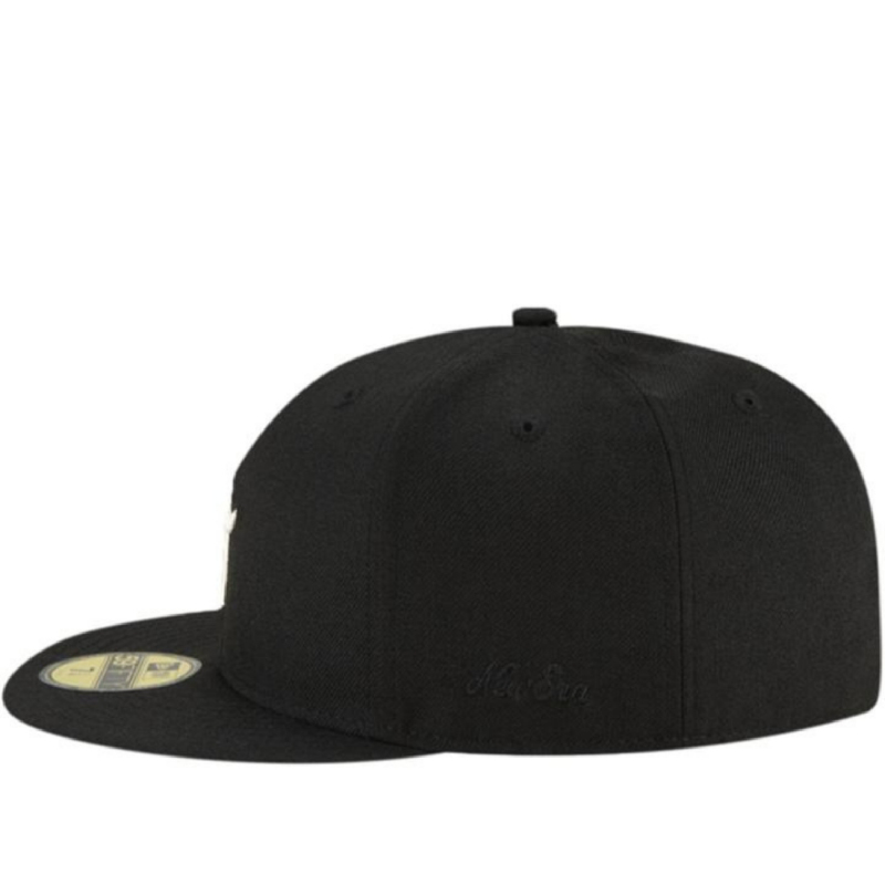 new era plain black fitted hat