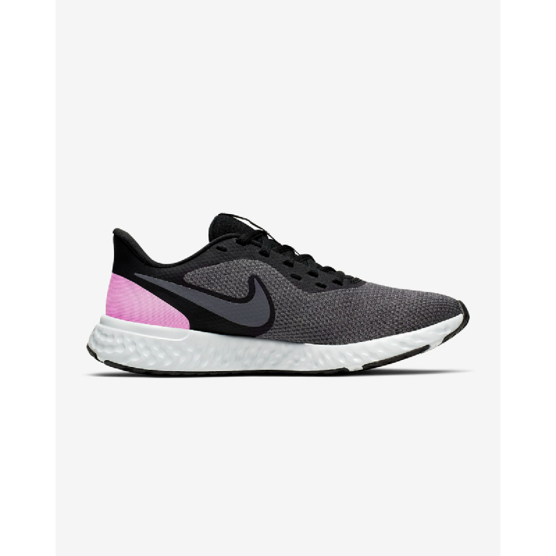 nike revolution 5 bq3207