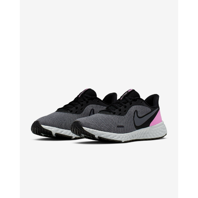 nike revolution 5 bq3207